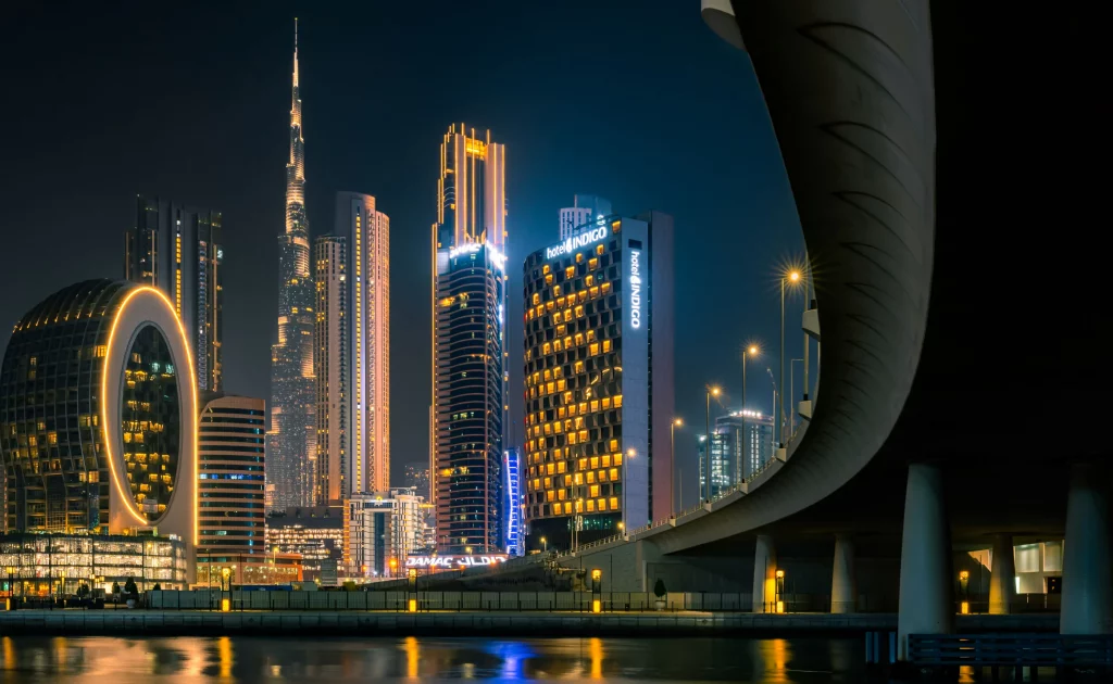 Hotel-Indigo-Dubai-under-the-bridge-at-night-3000×1846.jpg