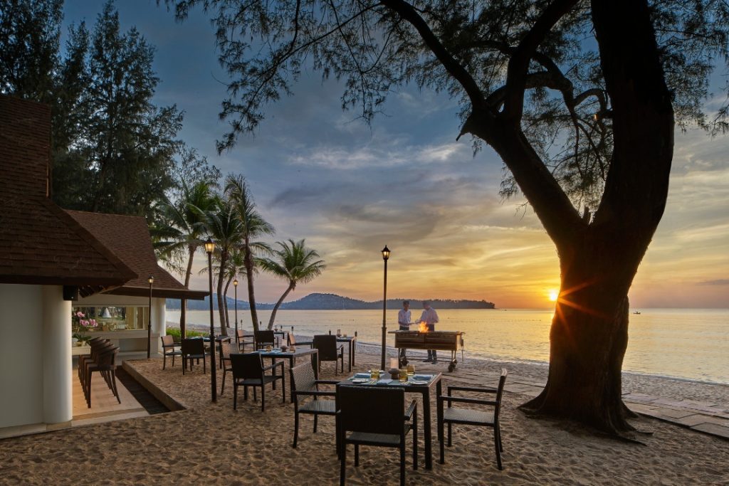 dusit-thani-laguna-phuket-dining-casuarina-beach-restaurant-bar-sunset