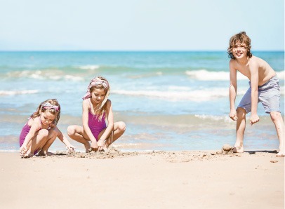 47-kids-playing-at-the-beach-grecotel-resort-peloponnese-25502