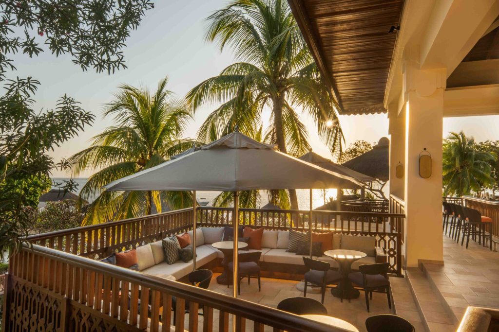 Hilton-Mauritius-Resort-Spa-Sunset-Bar-View-2048×1366