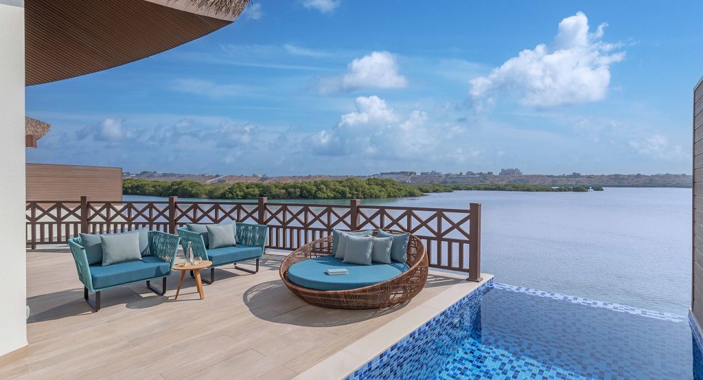 anantara_mina_al_arab_ras_al_khaimah_resort_guest_room_over_water_pool_villa_terrace_1920x1037