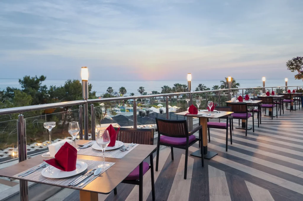 talan-restaurant-terrace-2000px.3uk2m