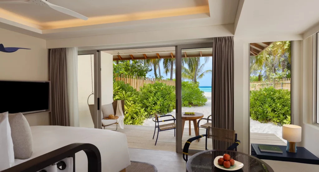 avani_beach_villa_bedroom_avani_plus_fares_maldives_resort_1920x1037