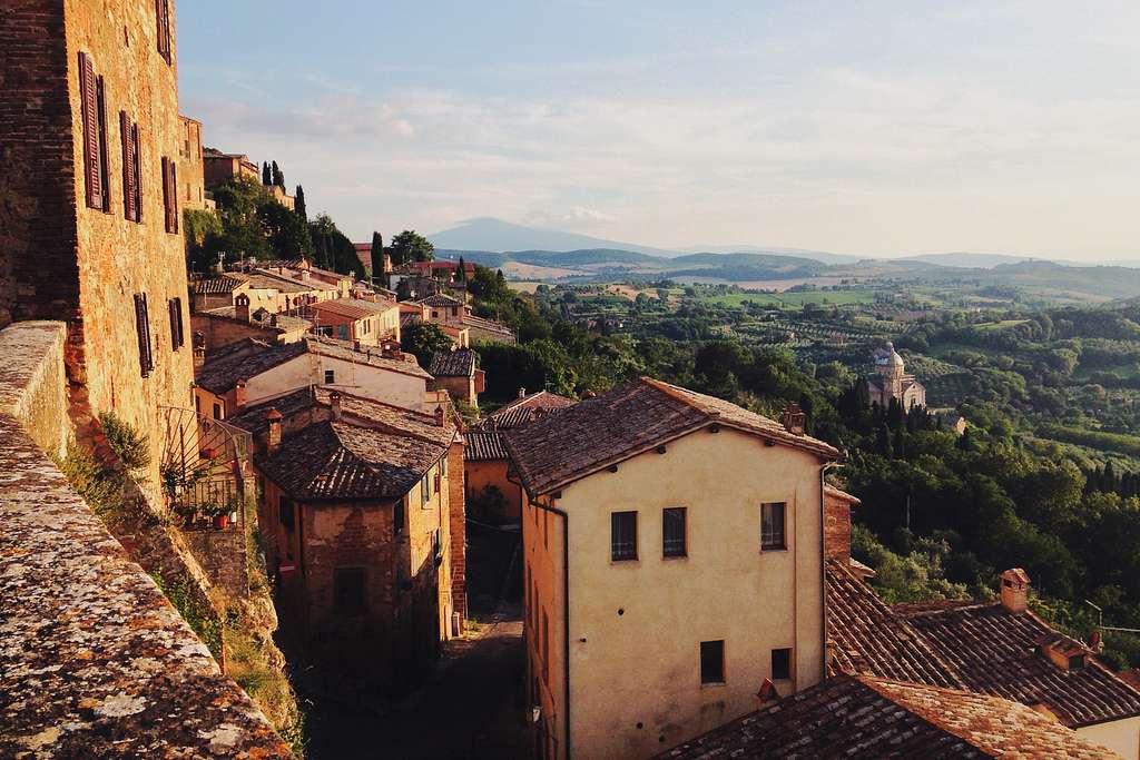 montepulciano-italy-unsplash-gexktqfx2aa-c809e9