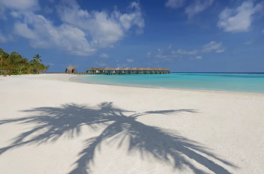 outrigger-maldives-maafushivaru-resort-beach1