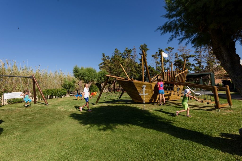 AQUILA-RITHYMNA-BEACH-KIDS-BOAT-3