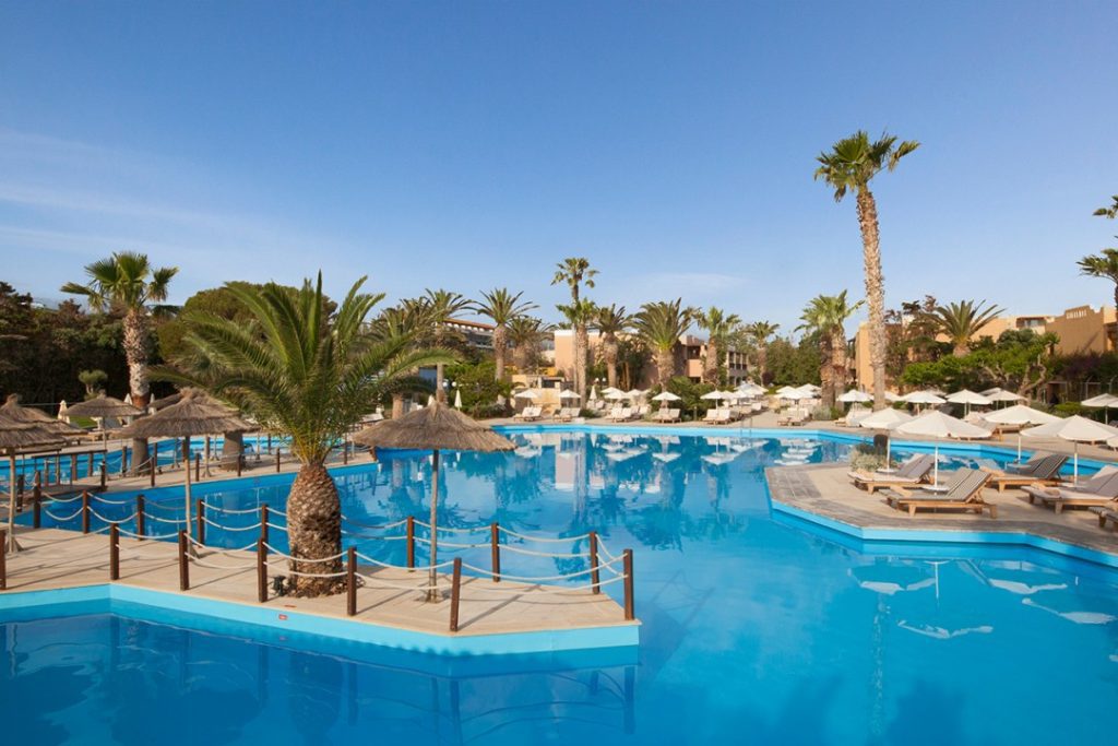 AQUILA-RITHYMNA-BEACH-MAIN-POOL-4