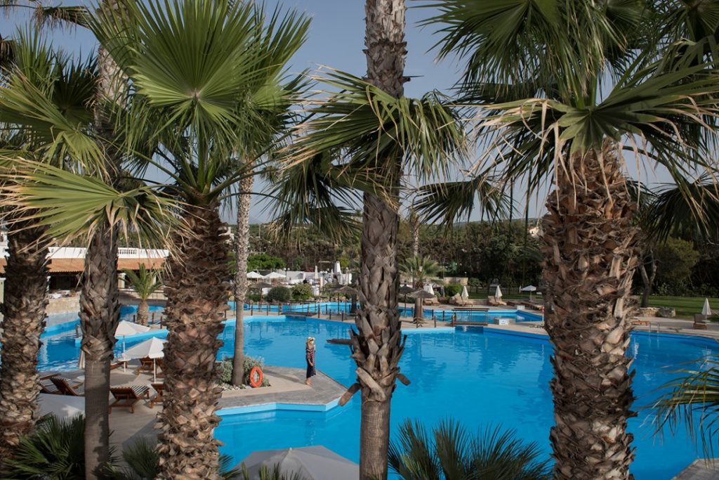 AQUILA-RITHYMNA-BEACH-MAIN-POOL-8