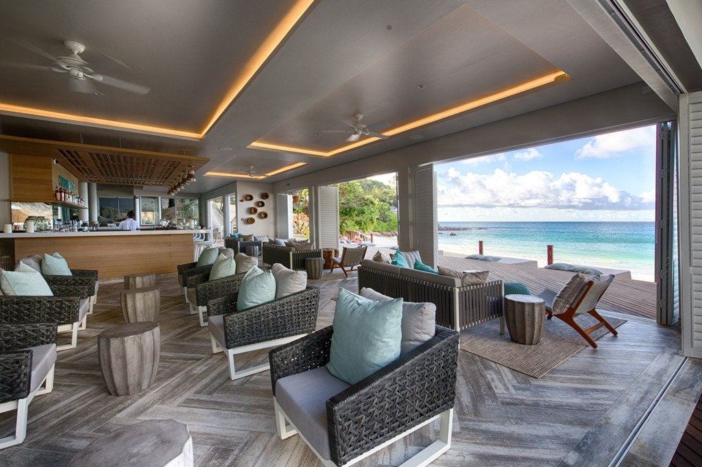 Beach-Bar-interior