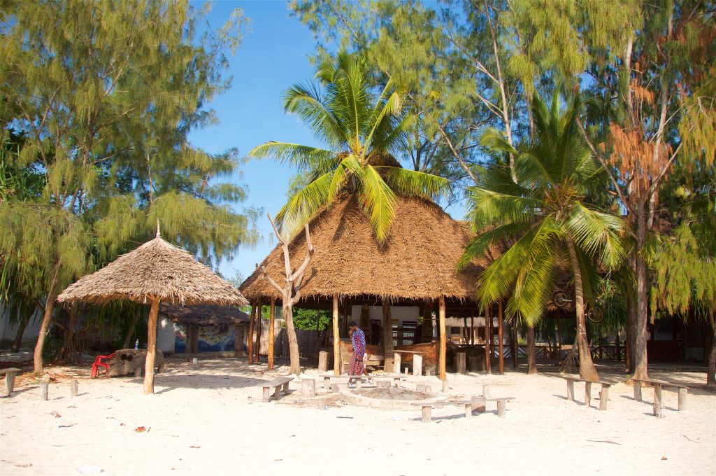 beach-hut-village-africa-resort-tanzania-1380248-pxhere.com