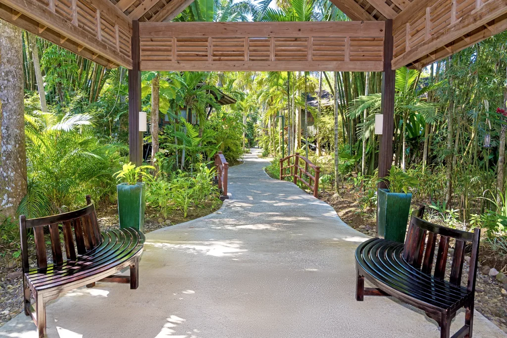 all-inclusive-walkway