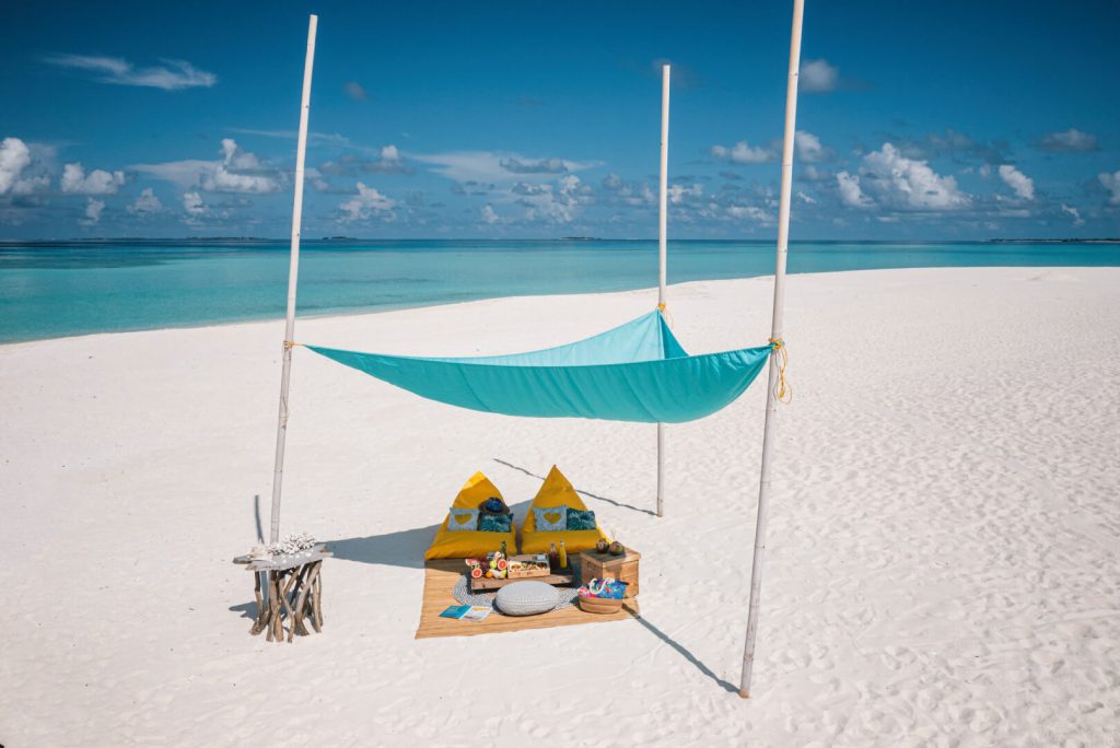 sandbank-picnic