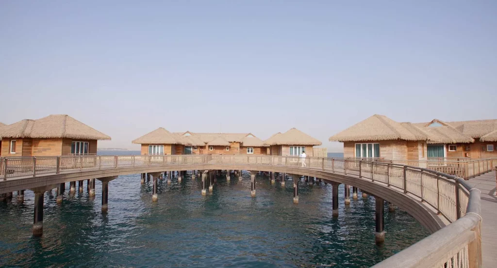 banana_island_doha_anantara_overwatervillas_walkway_01_1920x1037l